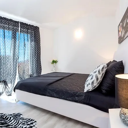 Antonio Apartment